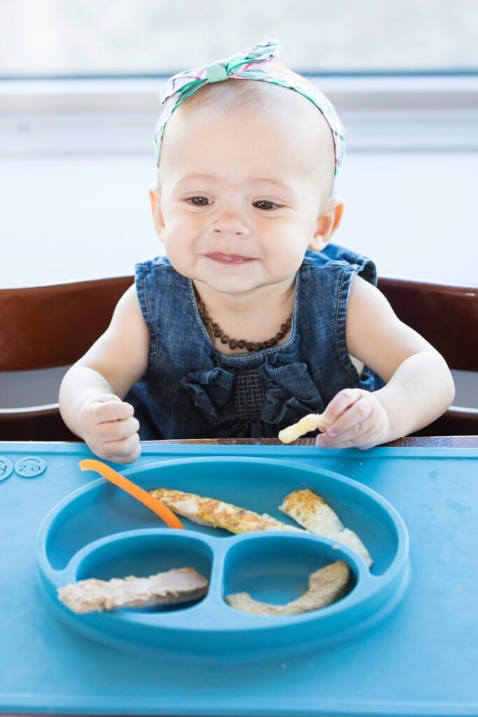 baby self feeding